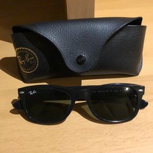 Rayban wayfarer sunglasses, black
